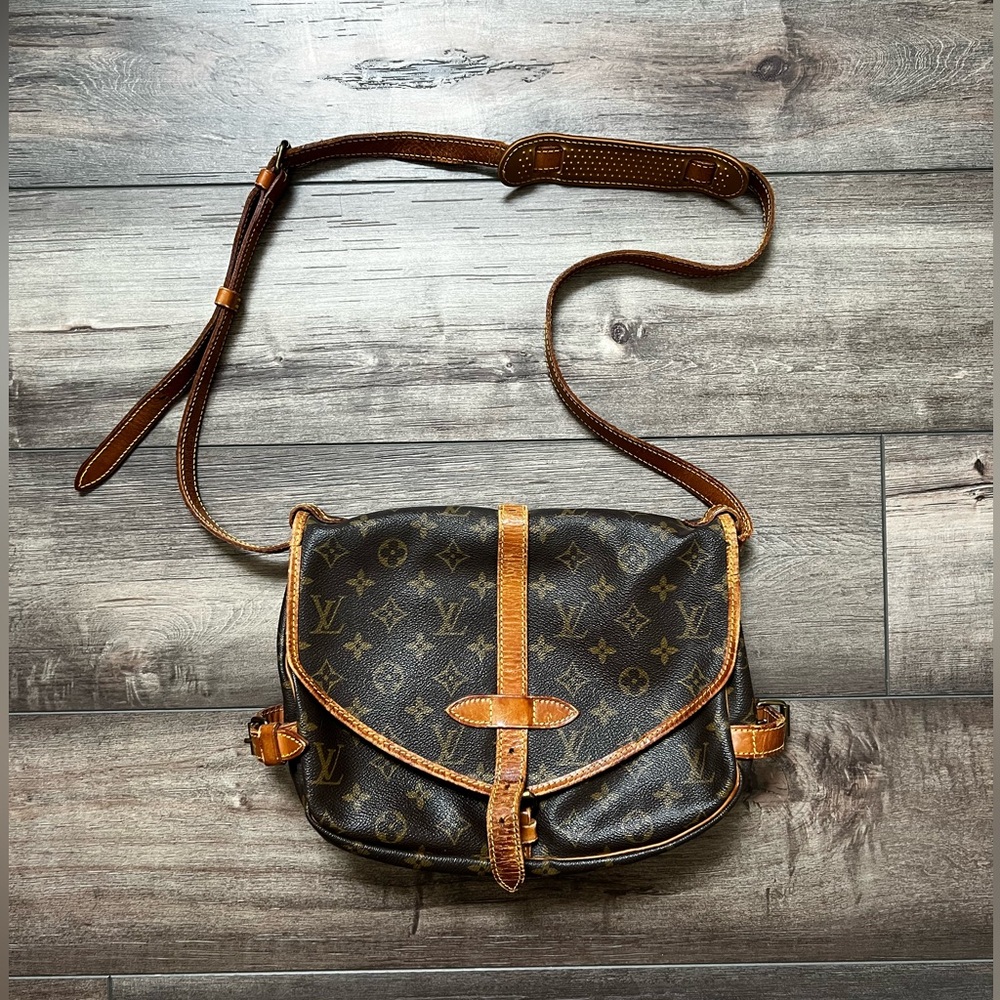 Authentic Louis Vuitton Monogram Saumur 30